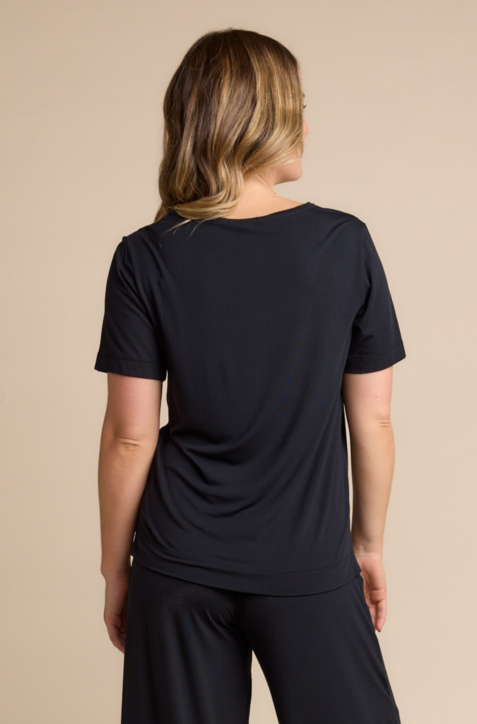 Ella V-Neck Tee - Black