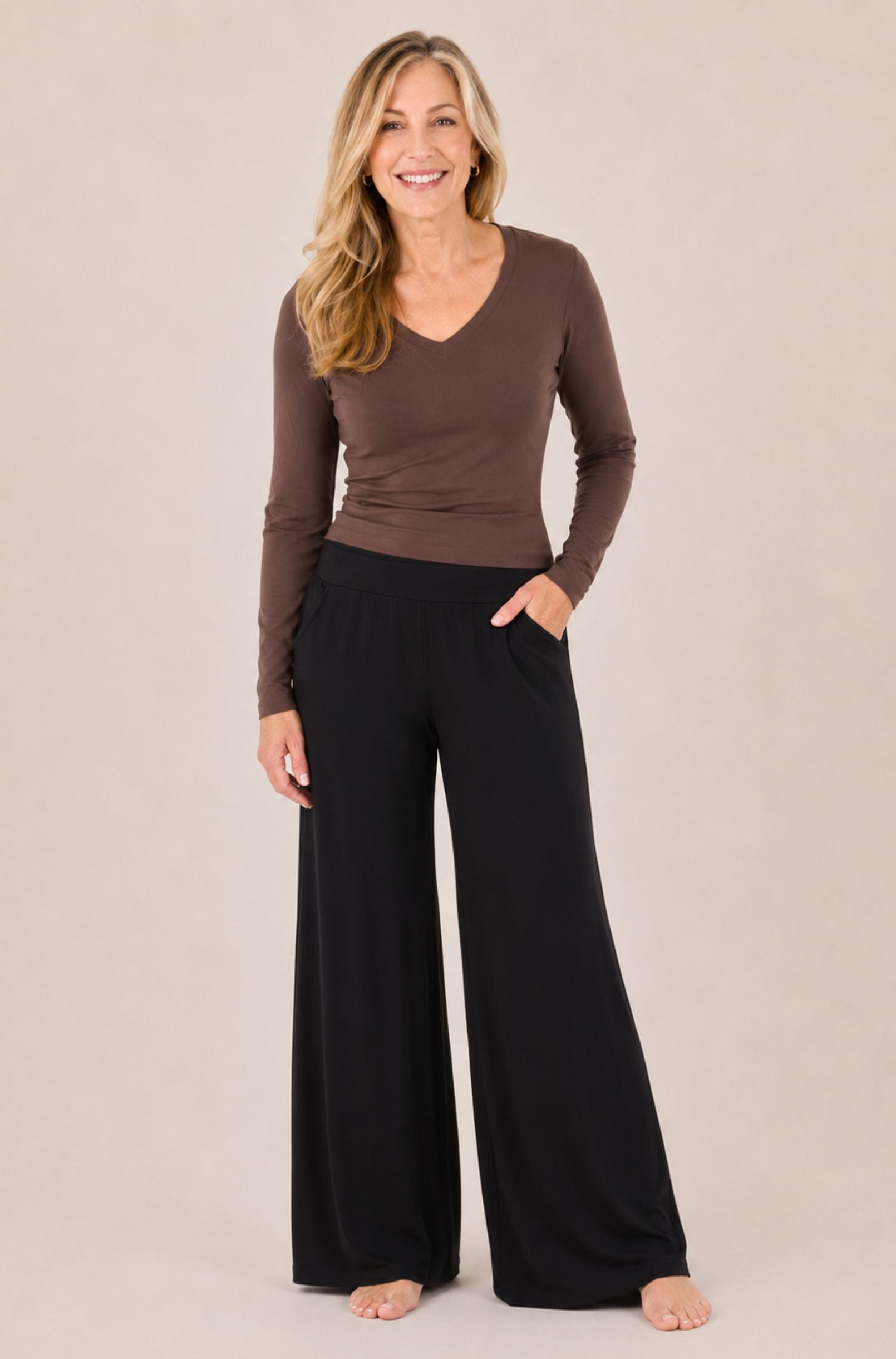 Long Sleeve V-Neck - Cocoa