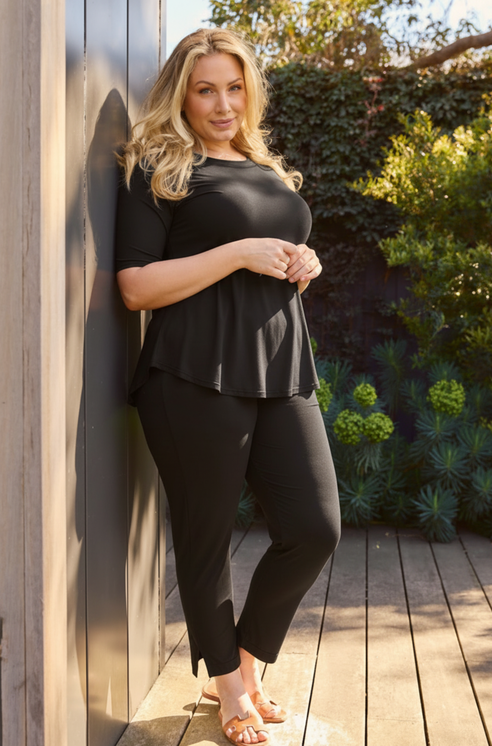 Elbow Swing Tee - Black