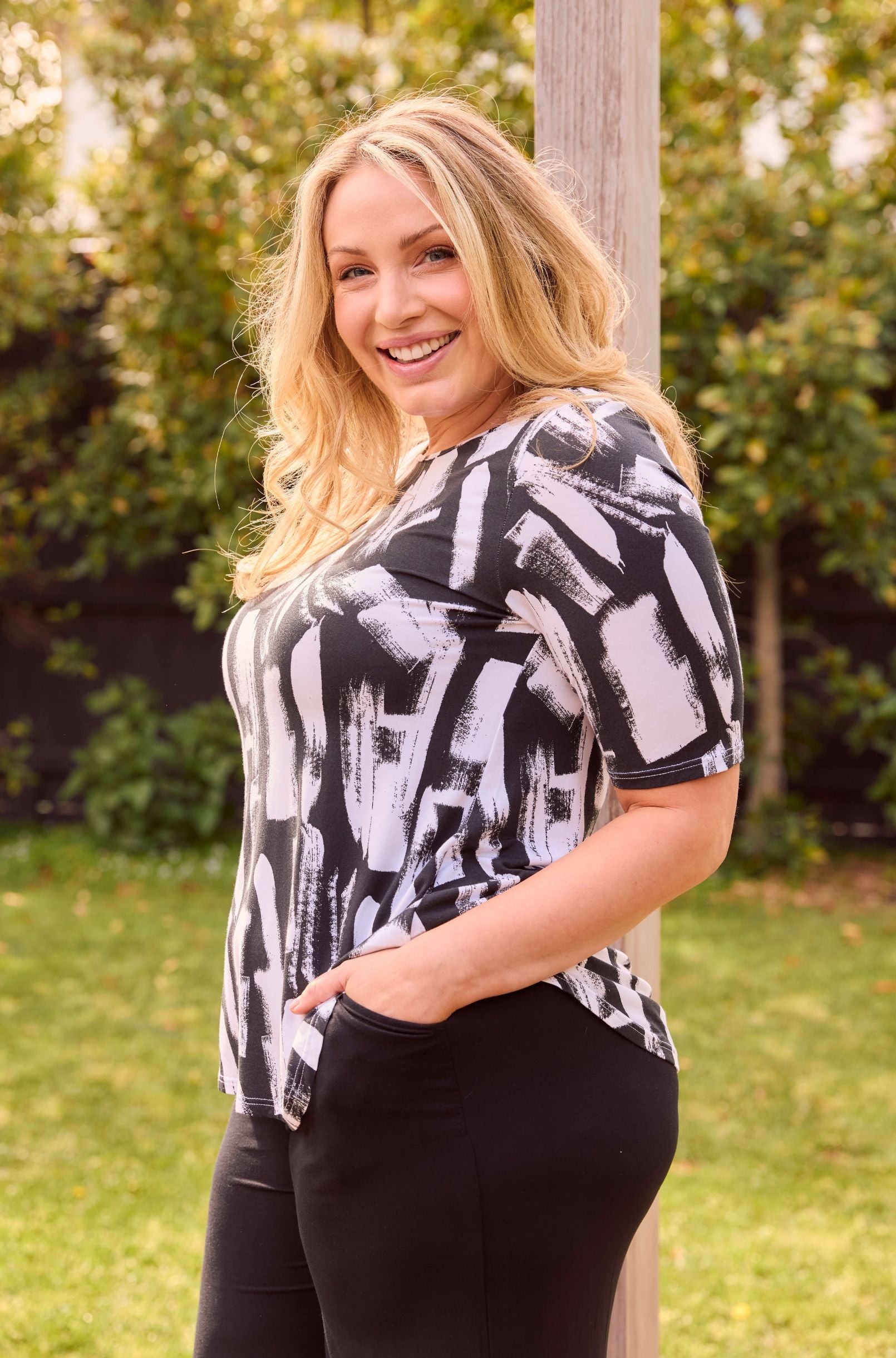 Elbow Swing Tee - Brush Strokes