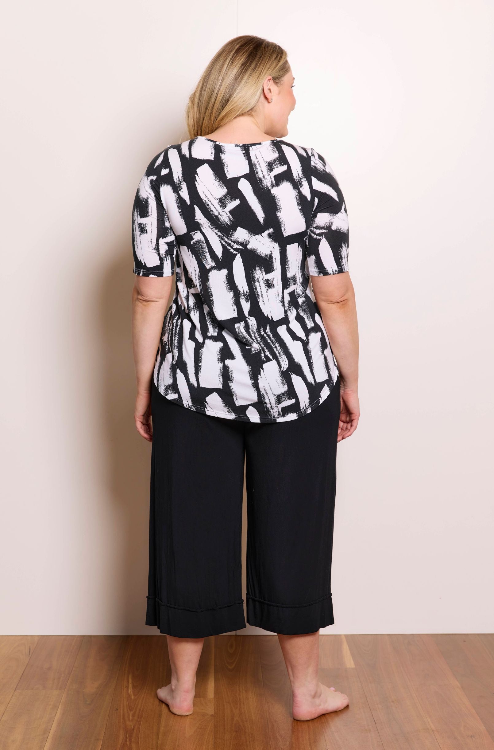 Elbow Swing Tee - Brush Strokes