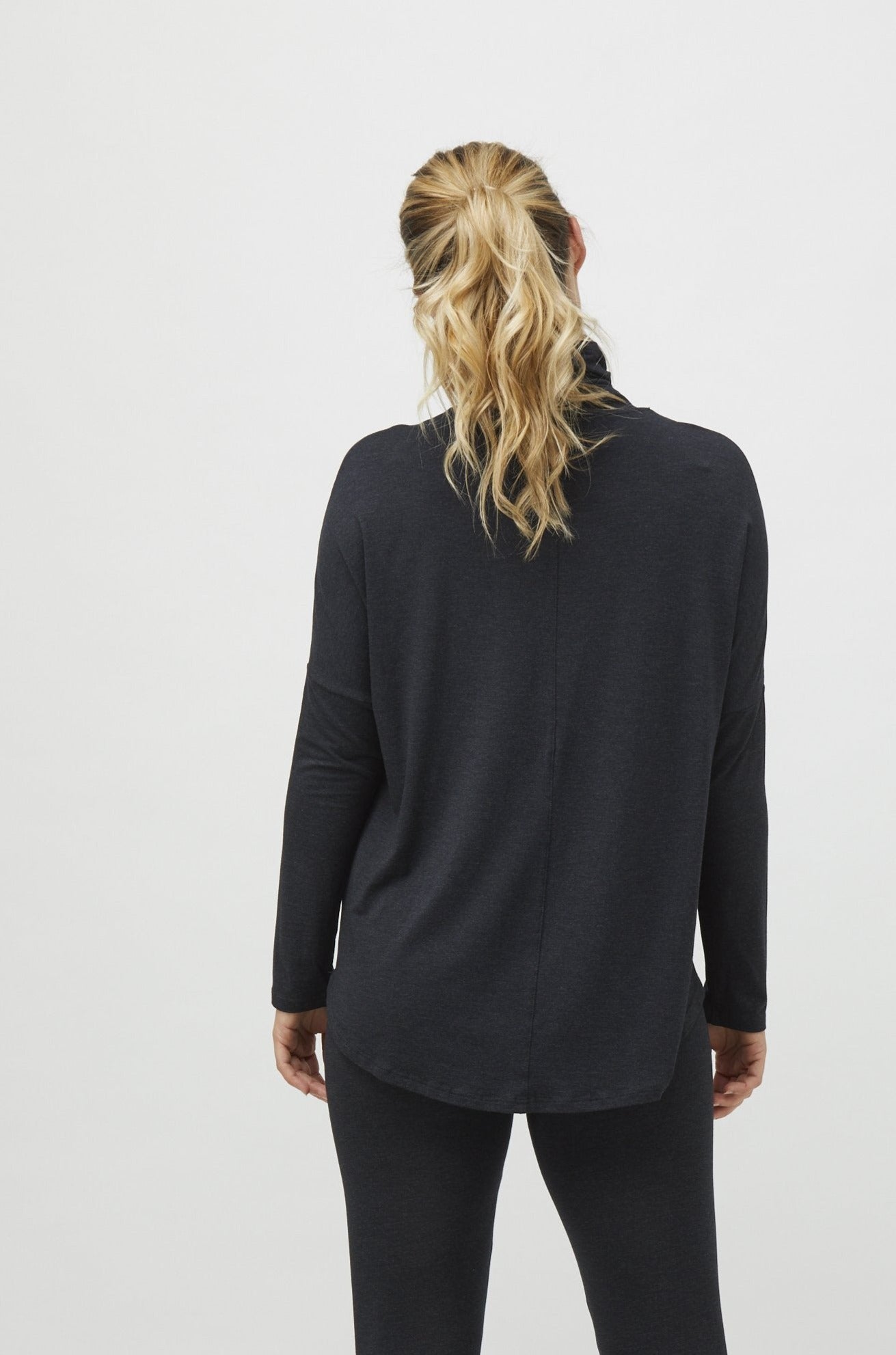 Swing Turtle Neck Graphite