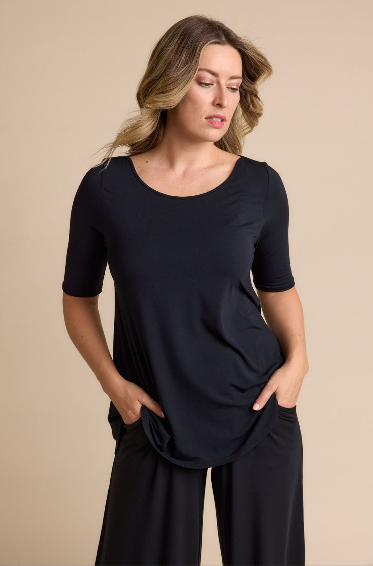 Elbow Swing Tee Sample | Black