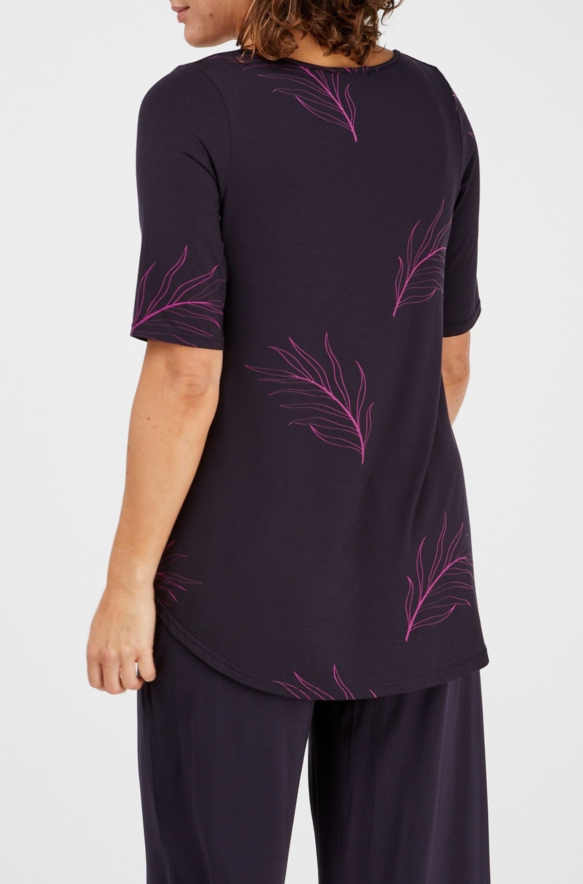 Elbow Swing Tee Sample | Botanical Print