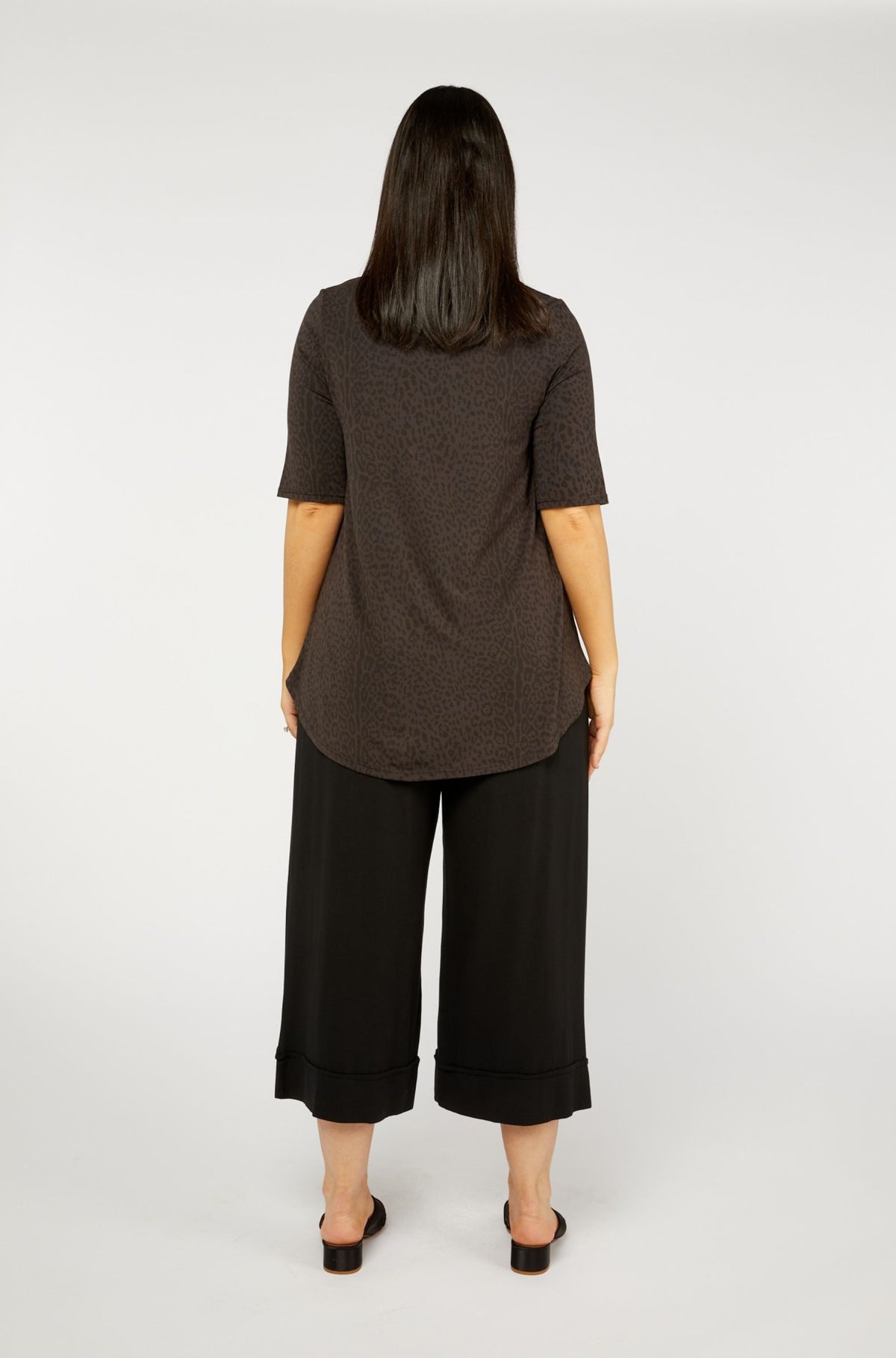 Elbow Swing Tee Sample | Wild Licorice