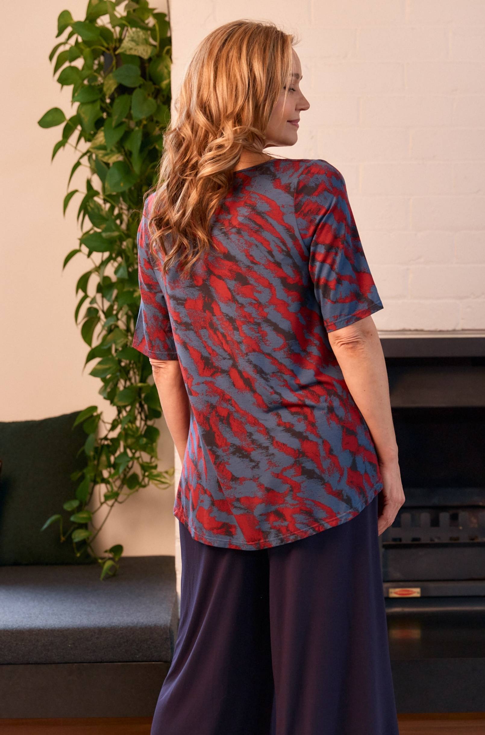 Elbow Swing Tee - Earth Print