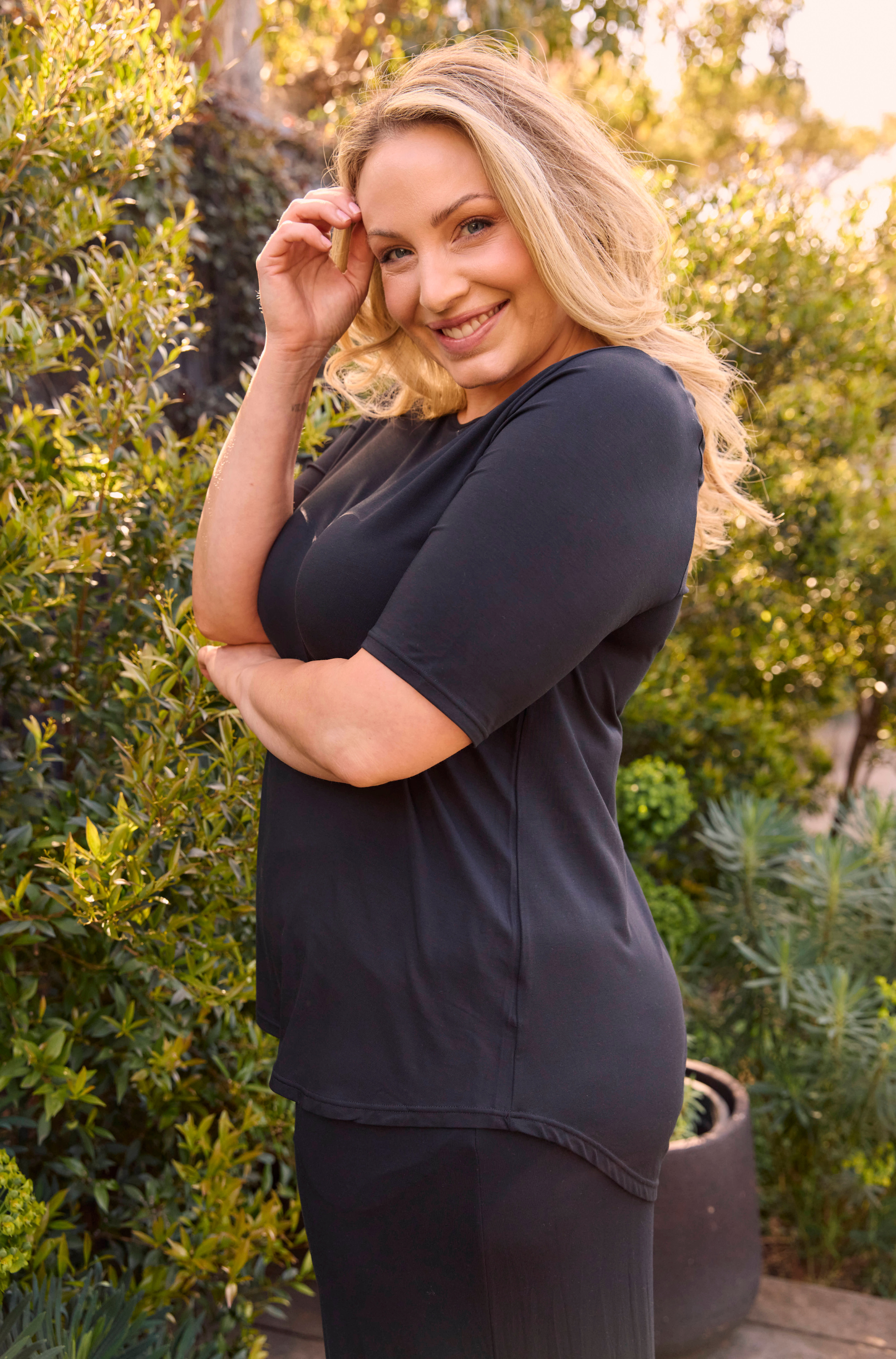 Elbow Swing Tee - Black