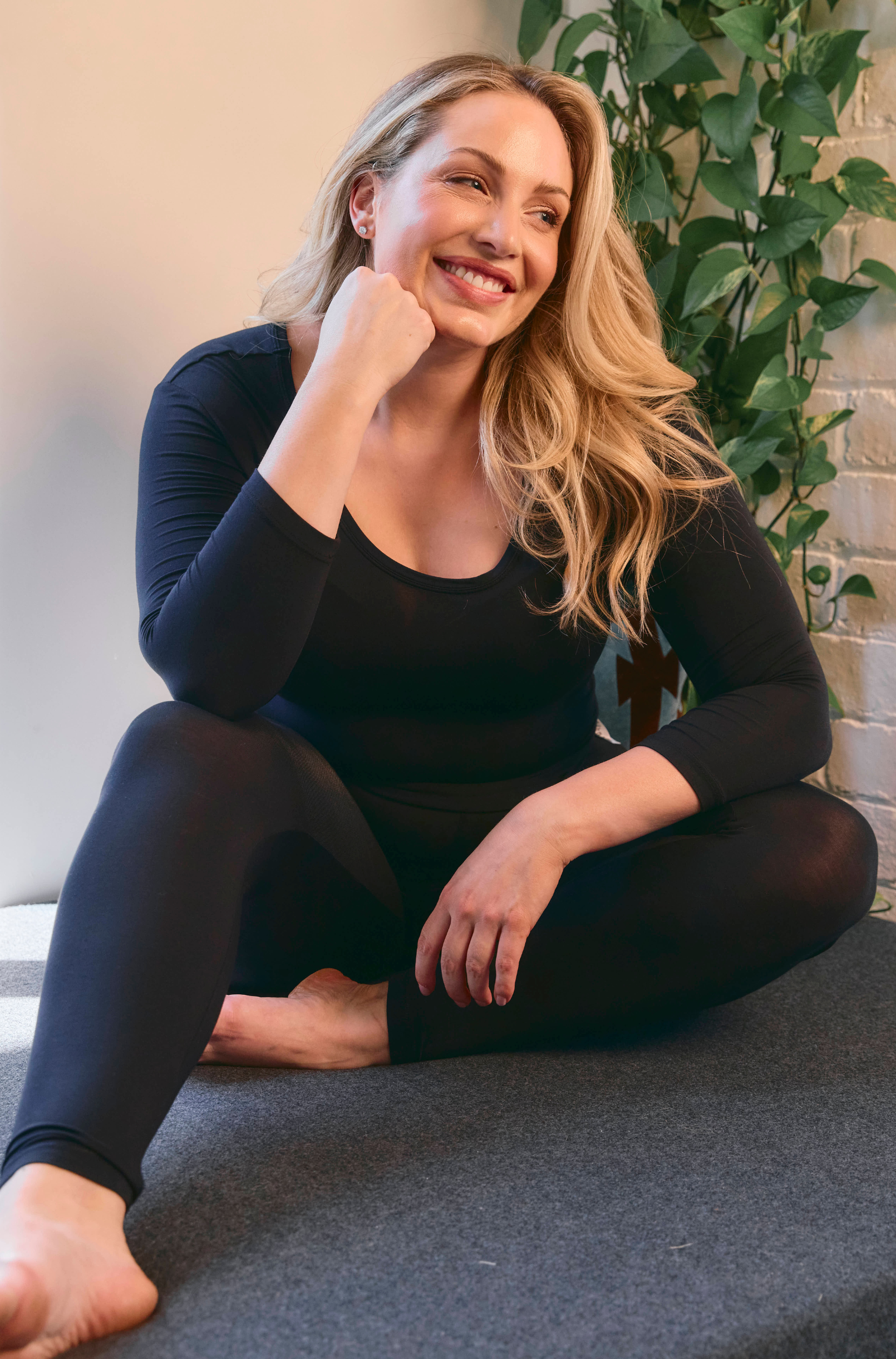 3/4 Sleeve Scoop - Black