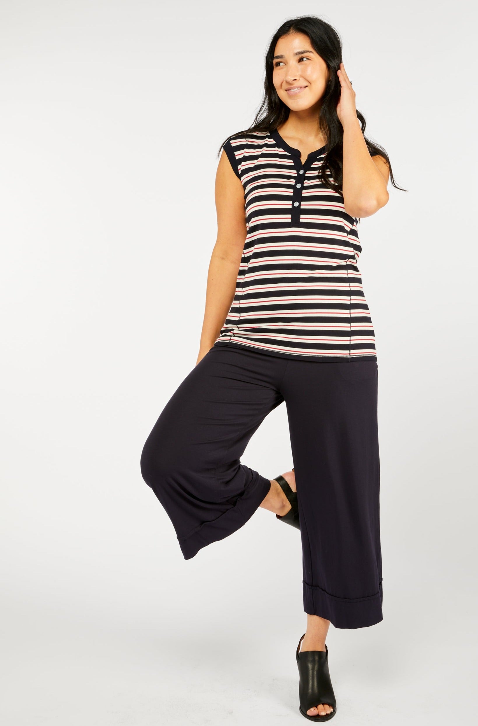 Sleeveless Henley Sailor