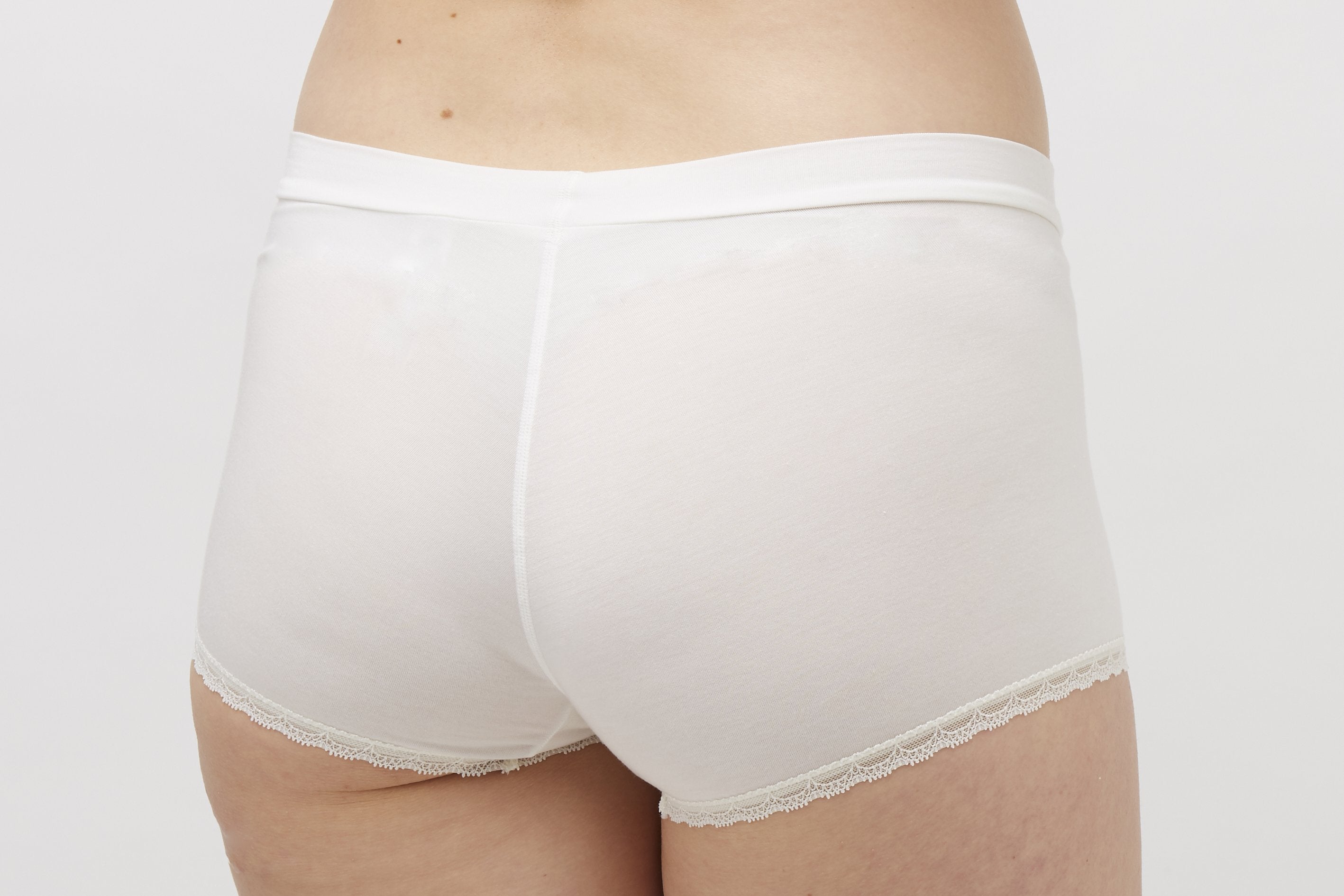 Lace Boyleg Short Milk