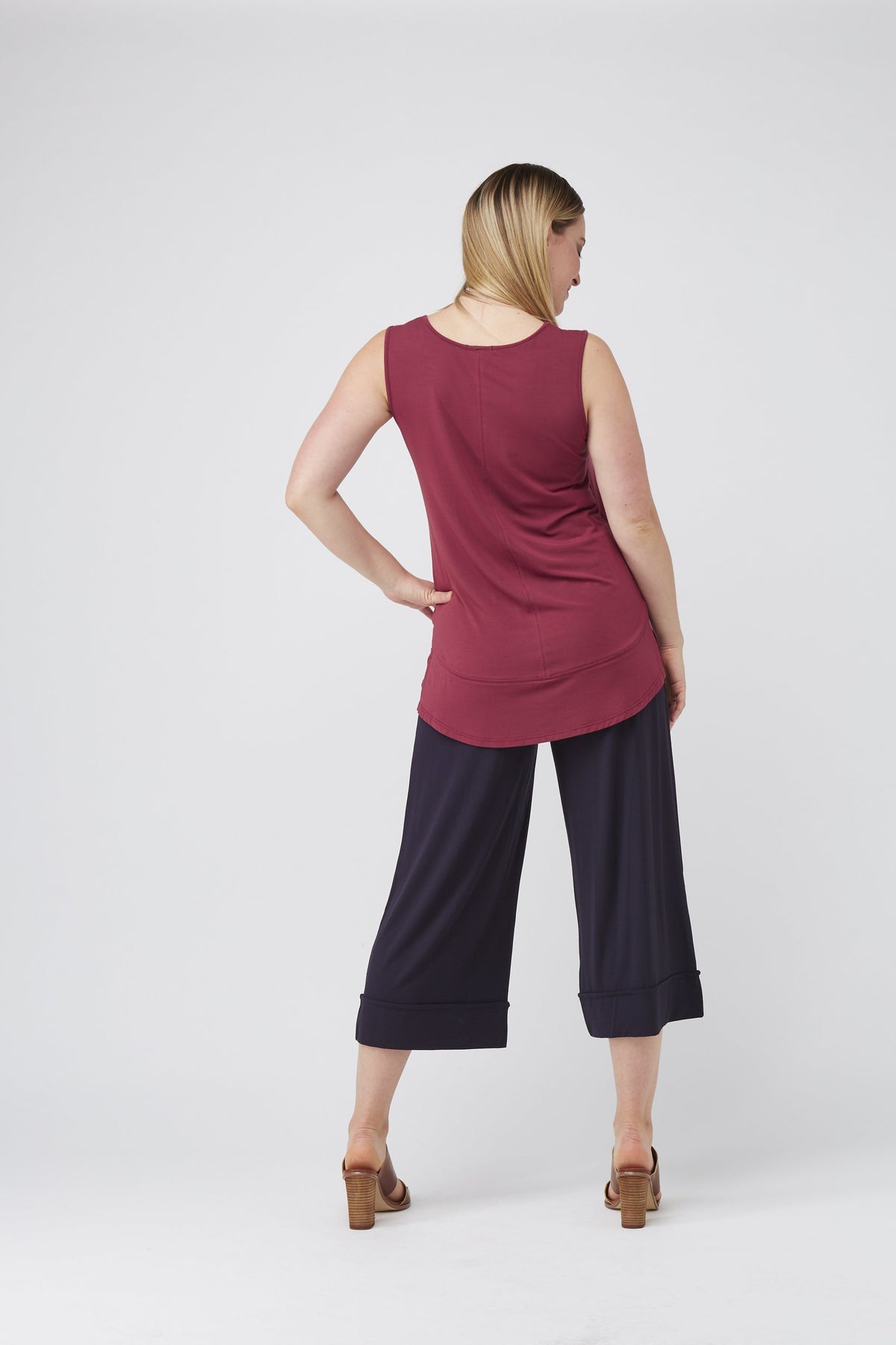 Split Hem Tank Sangria
